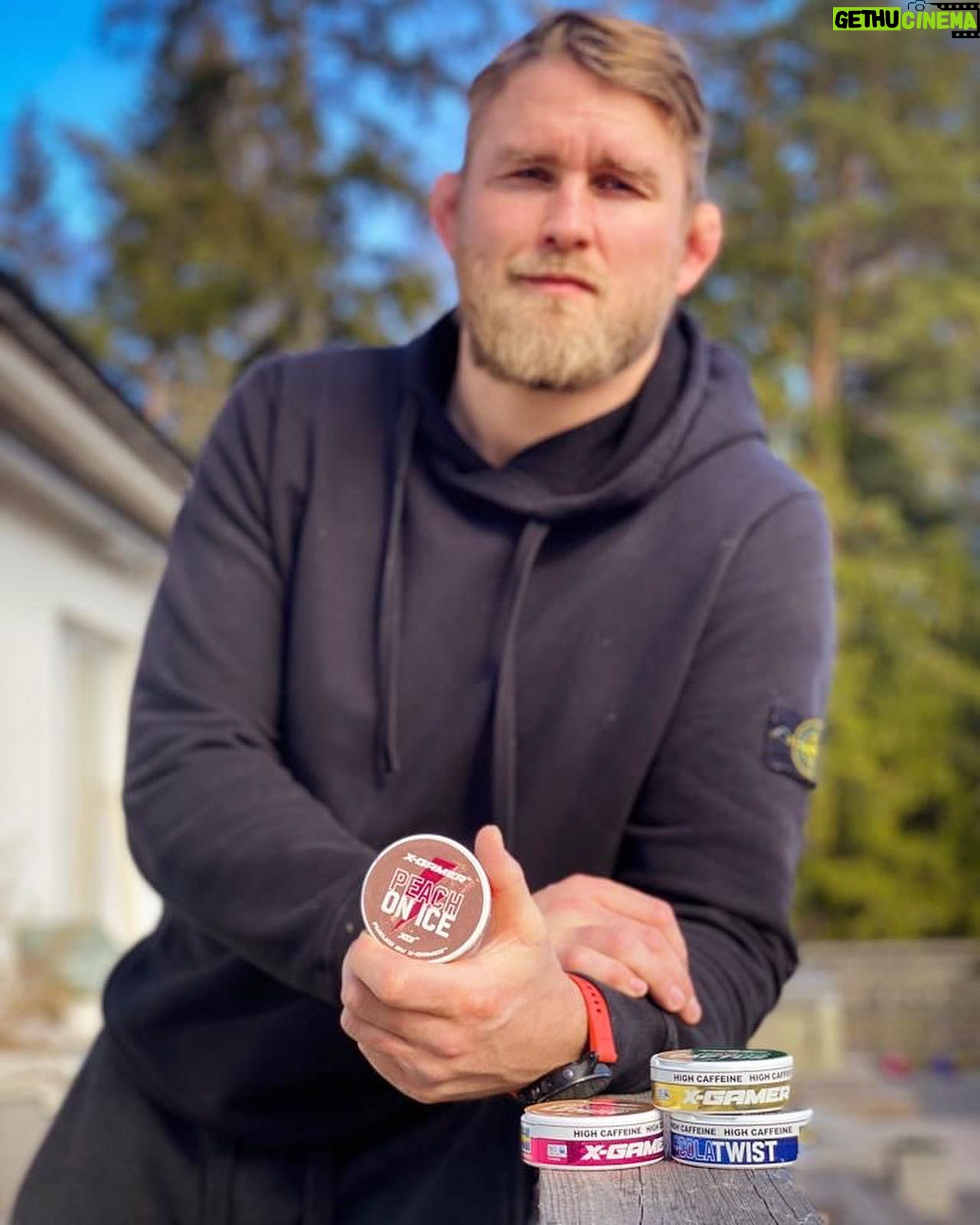 Alexander Gustafsson - 3.7K Likes - Energy boost before training 🥊 @xgamerenergy Energy Pouches is an energy supplement and with NO Nicotine and NO tobacco 🙌
#xgamerenergy
#energypouches