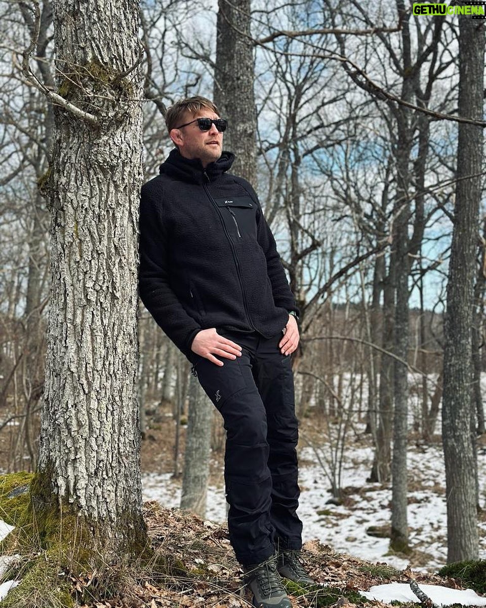 Alexander Gustafsson - 3.1K Likes - Right now my friends at @revolutionrace have 15% discount with the code MAULER15. The code is available until April 24th ☀️
#natureisourplayground #AD