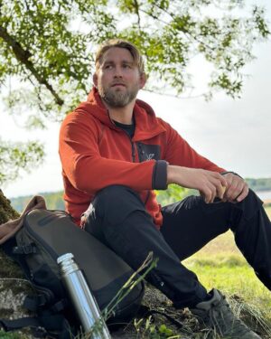 Alexander Gustafsson Instagram - Once again @revolutionrace offers 15% discount from today until October 3rd. Use the code MAULER15 on https://bit.ly/RevolutionRace-MAULER15 

#AD #natureisyourplayground