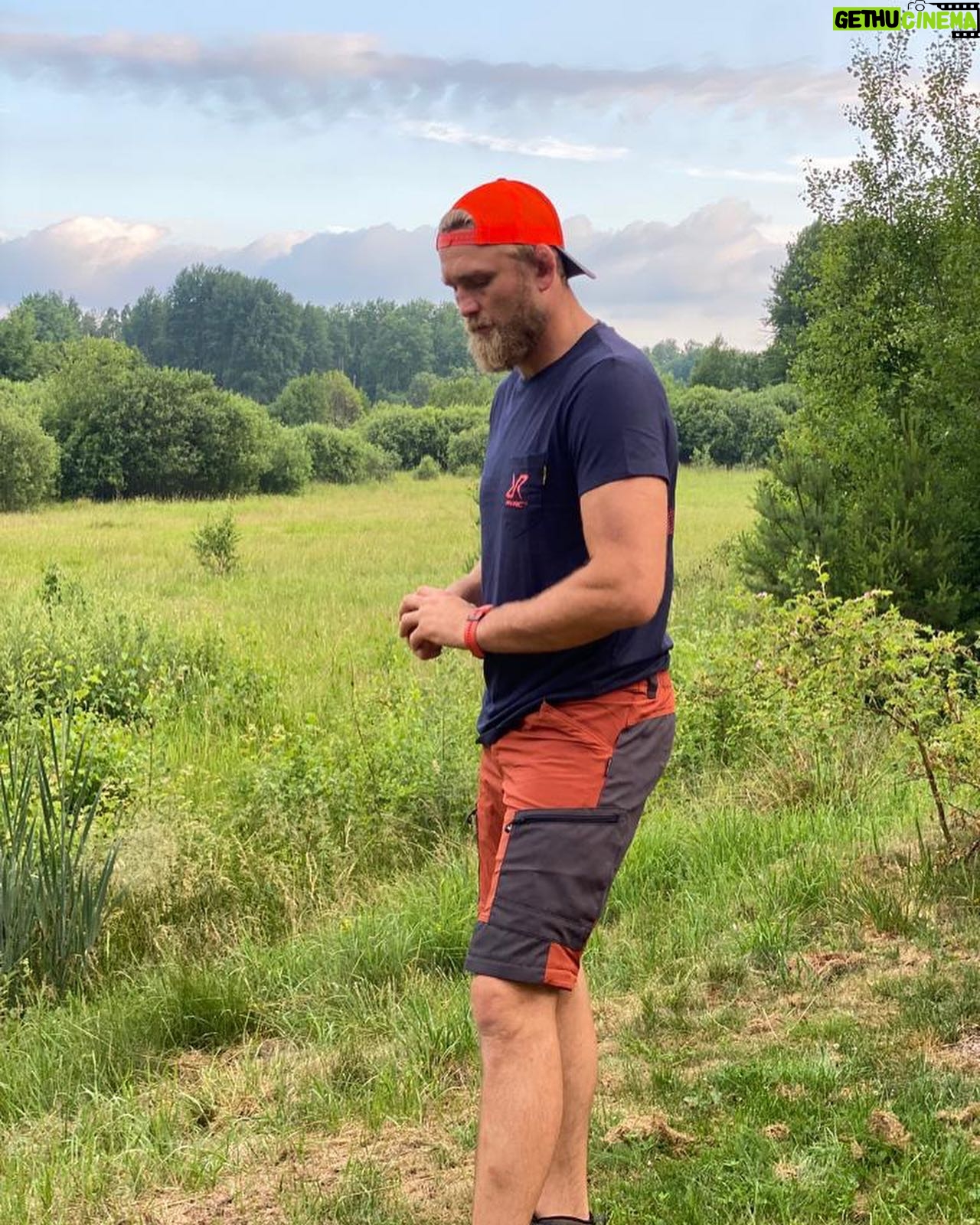 Alexander Gustafsson - 2.6K Likes - Capture the nature with @revolutionrace use the code MAULER15 for 15% off on their website 🥊
