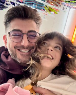 Alexander Kadiev Instagram - Психолозите казват, че не количеството време изживяно с децата ни създава връзка, а качеството на това време… Мисля, че това се отнася за всичко в живота ни. 🤗🤗🤗