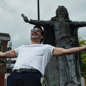 Alexander Vlahos Instagram - As part of his wonderful upcoming exhibition ‘CYNEFIN’ @jonpountney invited me back to my childhood hometown of Llantrisant to take some 📸. As you can tell, I took the magnitude of standing in front of Dr William Price very seriously… 

More pics to follow on Jon’s account 🏴󠁧󠁢󠁷󠁬󠁳󠁿 Diolch x
