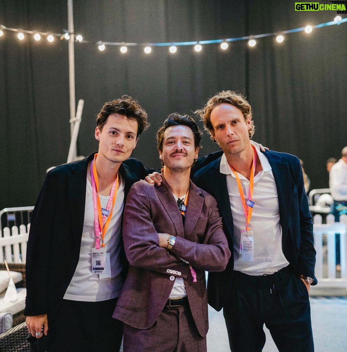 Alexander Vlahos - 3.7K Likes - A day with these gents at @fiaformulae #LondonEPrix 🏎️ - what a wonderful alcohol fuelled day full of red flags & championship points. Thank you @vero410 & my wife @jvanrhijn ❤️💙🩵