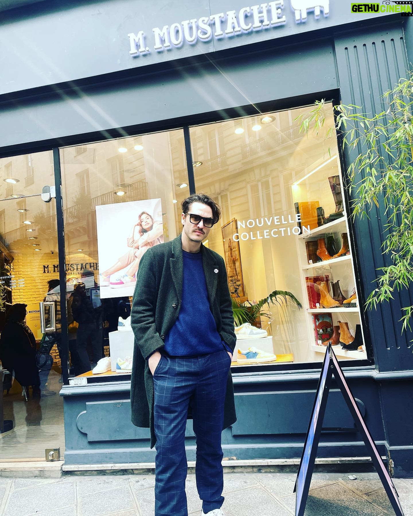 Alexander Vlahos - 6.8K Likes - 1 day in Paris (dump)