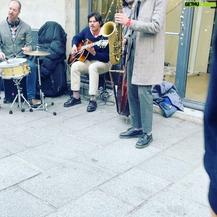 Alexander Vlahos - 6.8K Likes - 1 day in Paris (dump)