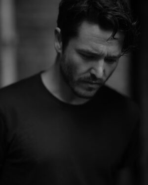 Alexander Vlahos Instagram - Spent the morning with the 📸 wizard @joelynntw - snapping away while I showed off my ice hockey collection. We sat in a children’s park for a bit, that was fun. Also snuck into a church. Both hugely successful.
