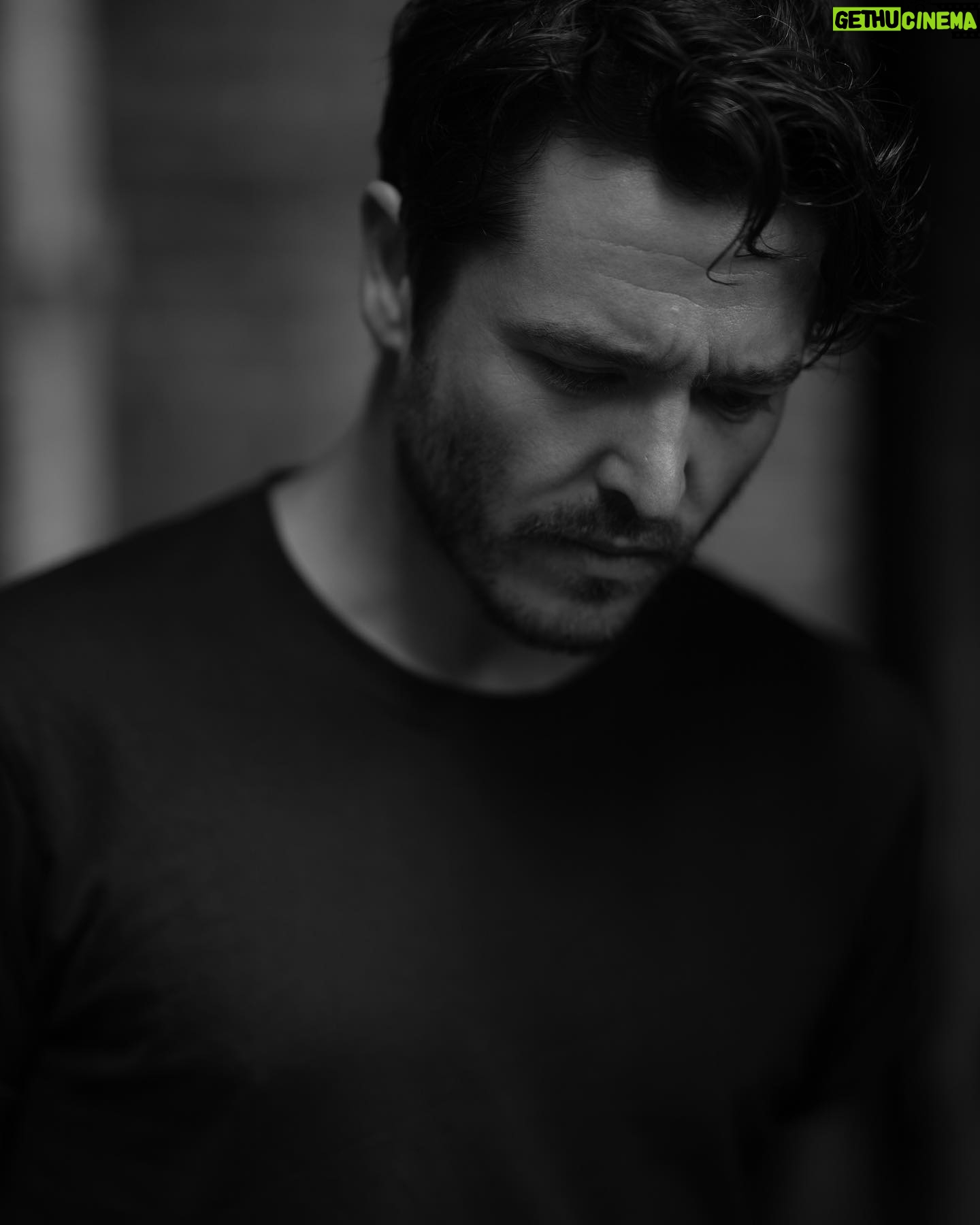Alexander Vlahos - 8.4K Likes - Spent the morning with the 📸 wizard @joelynntw - snapping away while I showed off my ice hockey collection. We sat in a children’s park for a bit, that was fun. Also snuck into a church. Both hugely successful.