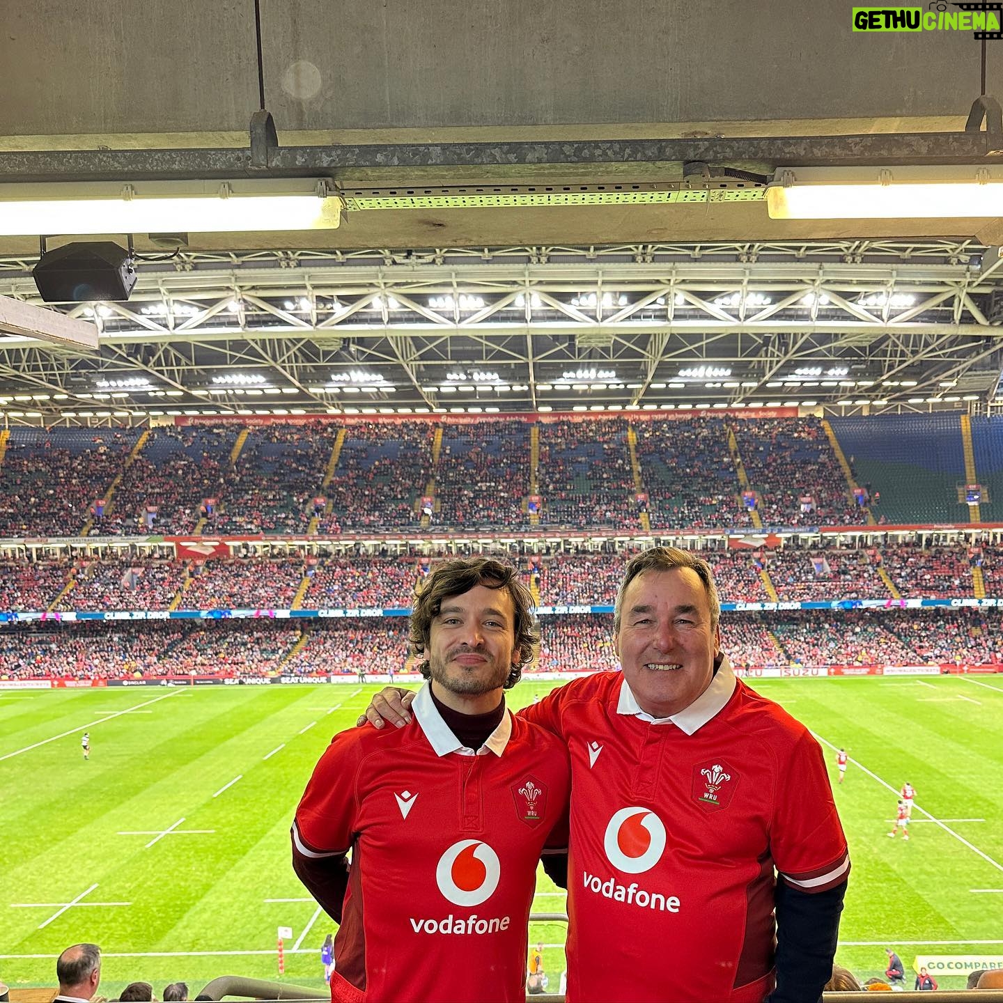Alexander Vlahos - 4.1K Likes - Papa V & soon to be Papa V 🏉