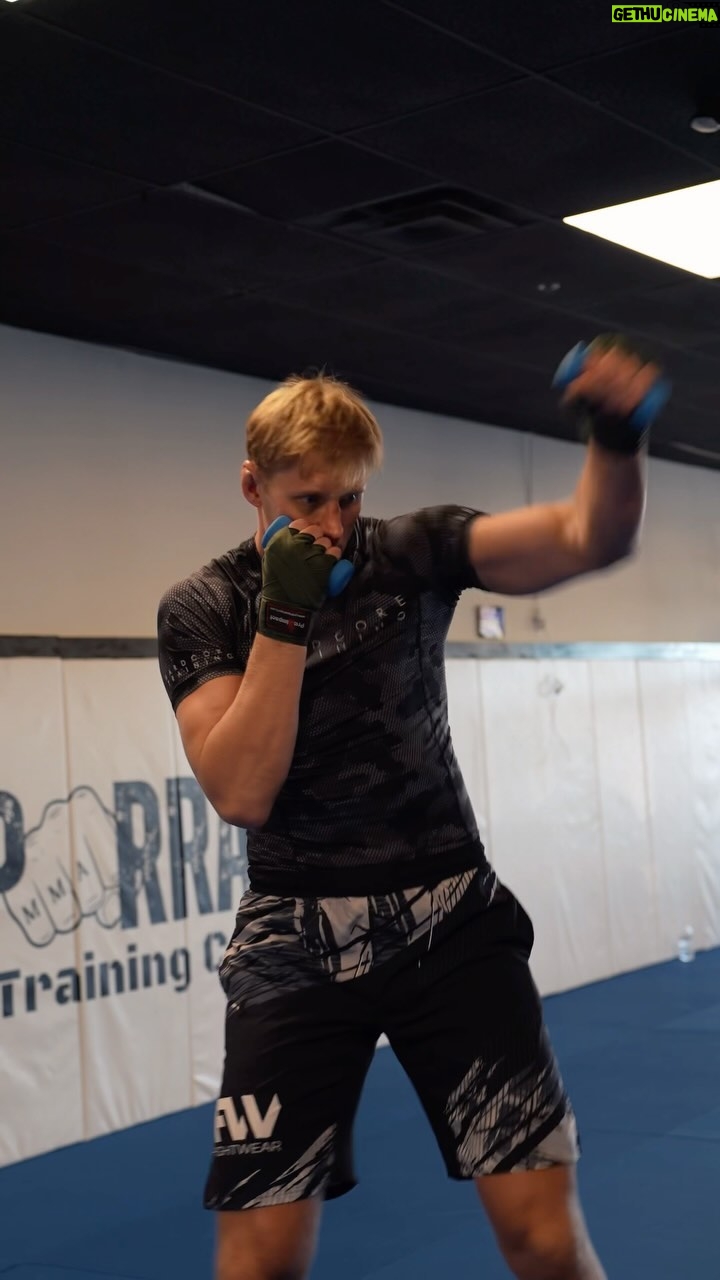 Alexander Volkov - 8.2K Likes - Люблю свою работу!