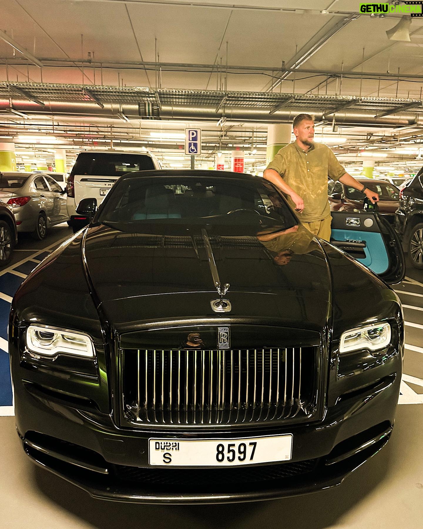 Alexander Volkov - 6.9K Likes - Сегодня так, завтра красный пикап трак.
Открываю курсы по личностному росту и успешному успеху. Расскажу как притягивать финансы, разматывать конкурентов и снимать тачки в @trinity_rental.