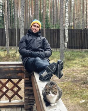Alexandr Kerzhakov Instagram - Очередные выходные на том же месте и в той же компании🥰 Хотел узнать, как вам мои "прямые эфиры"? Кого ещё позвать  пообщаться?