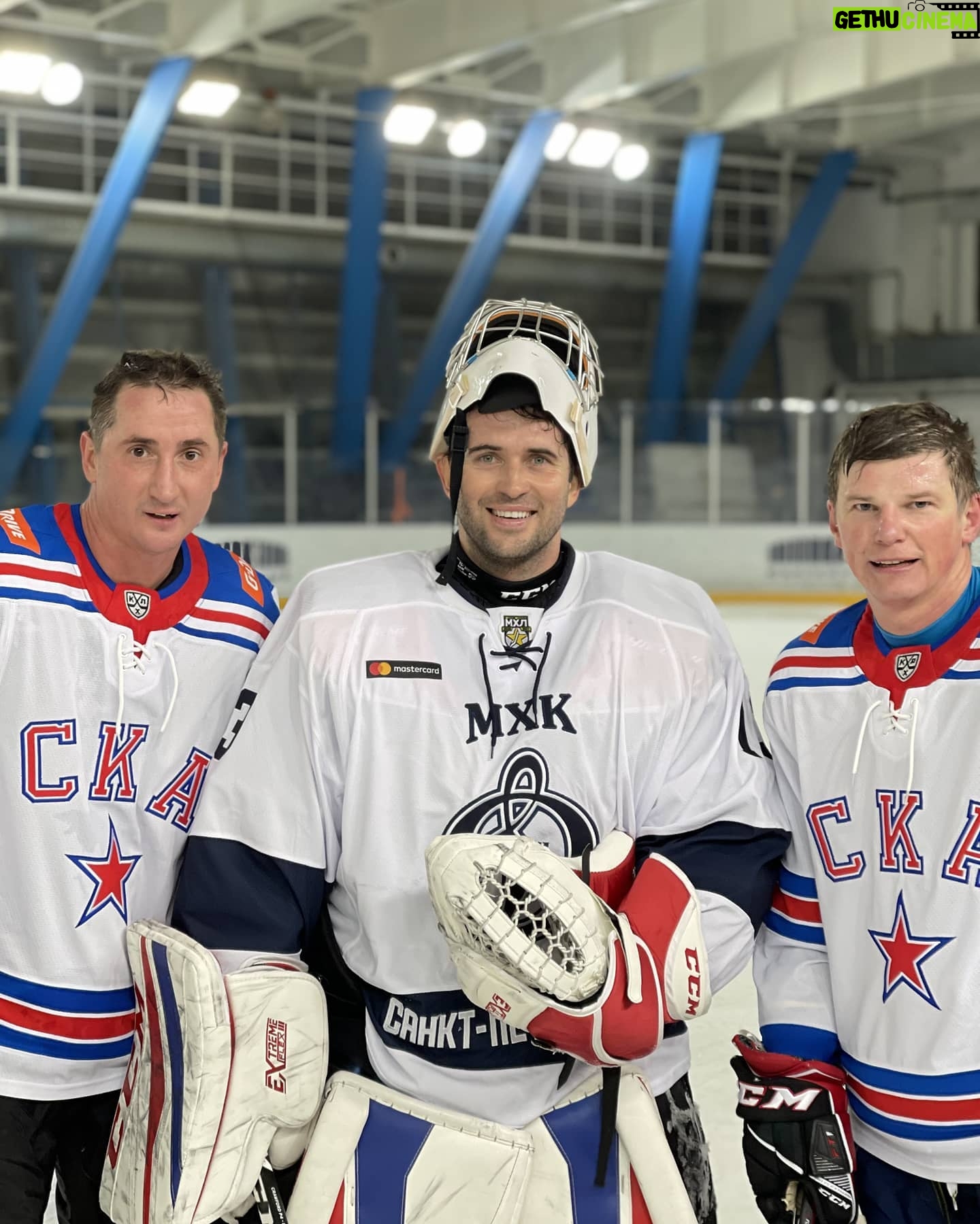 Alexandr Kerzhakov - 13.9K Likes - Открыл хоккейный 2021 год🤗🏒🥅 за аренду свитера спасибо @hcdynamospb
#хоккей #краснаямашина #icehockey #redmachine