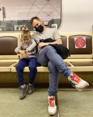 Alexandr Kerzhakov Instagram - В Москве на метре...