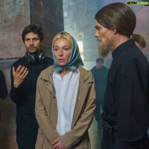 Alexandr Molochnikov Instagram - Мне все пишут сегодня, как бате, типа «смотри, че твоя натворила в столовой»😂 вот помимо очевидного, жалко, что у «продвинутых»-то был шанс переманить селебу на сторону света, но, видимо, нашлись дела поважней.