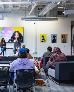 Alexandra Grey Instagram - Thanks to @outsidethelens for having me come speak to their students about all things film, tv, and making my first feature film! Shoutout to @_brandonmaurice for coordinating such a great event! ✨✨ @bishopstreetproductions 

#film #tv #directing #indie 
#love #dope #artist