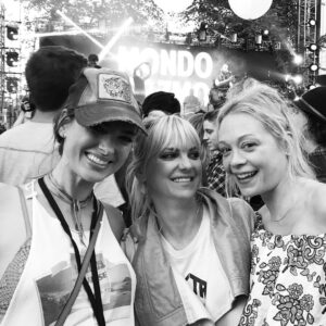 Alexandra Holden Instagram - I love my girls!  Oh yeah, and that guy in the back...
@ariapullman @annafaris @mondocozmo 
#kcrwsummernights #mondocozmo #bffs #rocknroll #annenberg #concert #summer