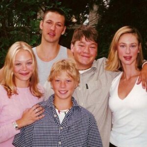 Alexandra Holden Instagram - Me and my brothers and sister, circa 2000.  Love you guys so much!!! #nationalsiblingday