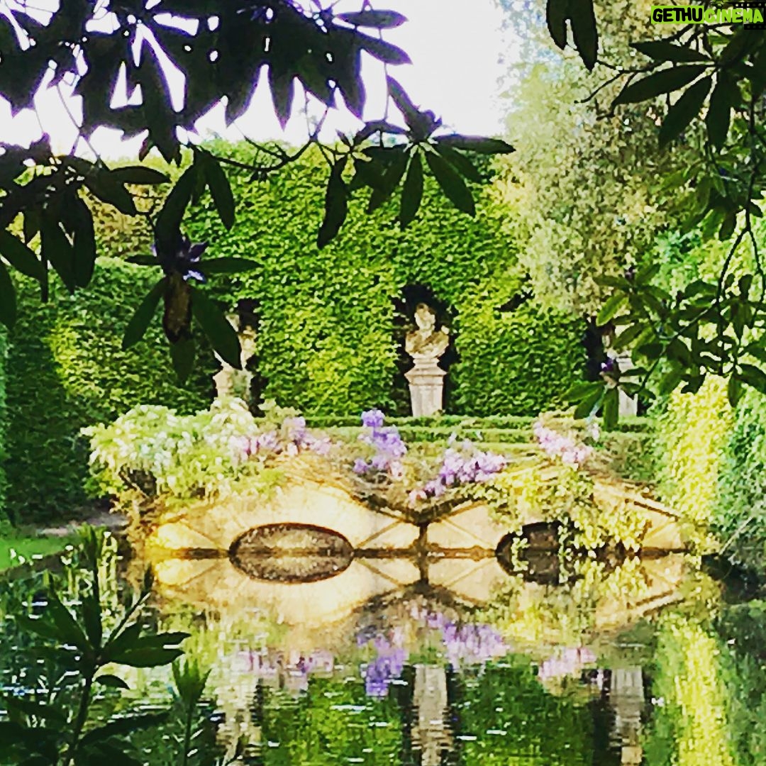 Alexandra Holden - 216 Likes - Drove down to Dorset County in @henryhudson_bk ‘s 1980’s Bentley, blasting the Stones, passing Stonehenge, and landing at the spectacular country home of @daisylewisred How’s that for Memorial weekend done English style?? #englishcountryhouse #norain 🌷