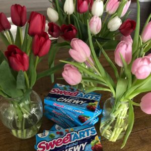 Alexandra Holden Instagram - Tulips and Sweet Tarts... the way to my heart! 🌷🍭
#valentine