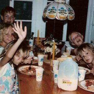 Alexandra Holden Instagram - Yup that’s me with the “no pictures please” hand.  #diva #tbt 📸🤦‍♀️
