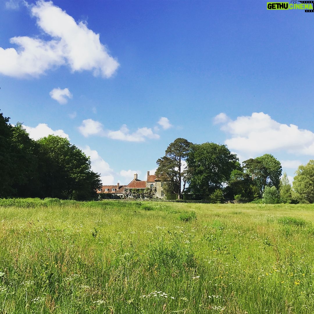 Alexandra Holden - 216 Likes - Drove down to Dorset County in @henryhudson_bk ‘s 1980’s Bentley, blasting the Stones, passing Stonehenge, and landing at the spectacular country home of @daisylewisred How’s that for Memorial weekend done English style?? #englishcountryhouse #norain 🌷