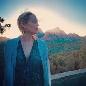 Alexandra Holden Instagram - Mood.  #sedona #walmart #sedonawalmart ✨🌵✨#vortex