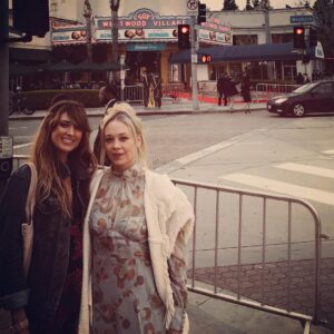 Alexandra Holden Instagram - Got to see my dear friend @annafaris sparkle on the silver screen tonight at the @overboardmovie premiere with the lovely @aferninthesun2 in tow. Photo credit: @mondocozmo ✨#happybirthdaytome