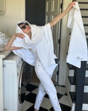 Alexandra Krosney Instagram - “Modeling chose me, I didn’t choose modeling.” - Tyra Banks