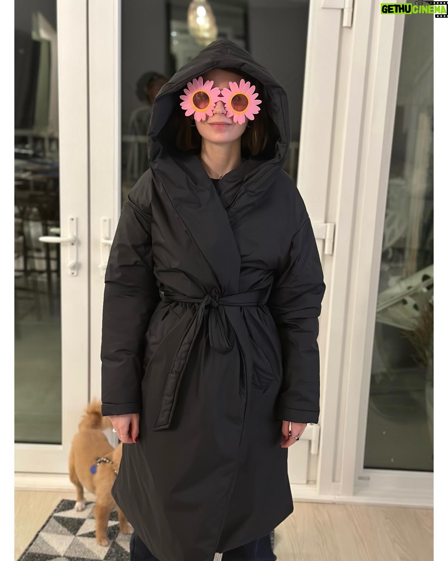 Alexandra Krosney - 355 Likes - New year. New me.