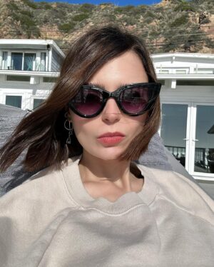 Alexandra Krosney Instagram - Except I’m 26.