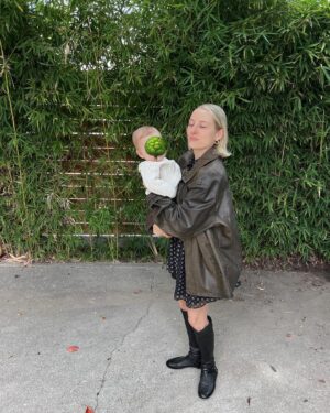 Alexandra Kyle Instagram - chic mom yeah i said it