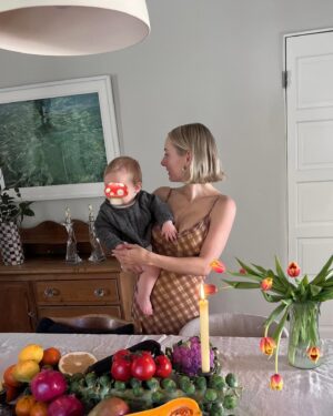 Alexandra Kyle Instagram - chic mom yeah i said it