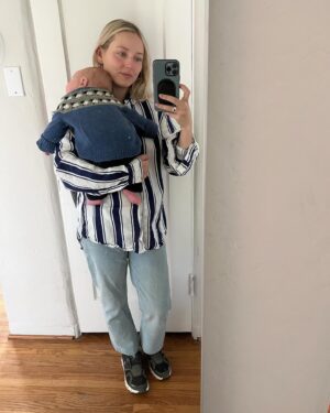 Alexandra Kyle Instagram - chic mom yeah i said it