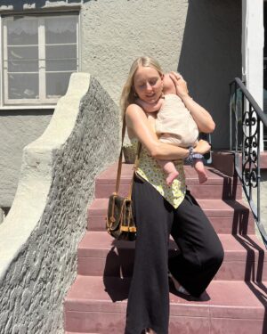 Alexandra Kyle Instagram - chic mom yeah i said it