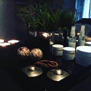 Alexandra Neldel Instagram - Heute #happyspaday im @dasstue #susannekaufmann #spa #totalyrelaxed  #happyweekend