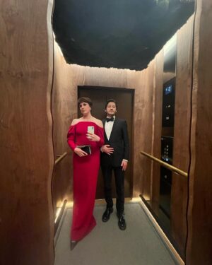 Alexandra Roach Instagram - A wonderful night at #RTSAwards with my #MenUp family. @quaystreetproductions  @boomsocialcymru @mjbarry101  @russelltdavies63  @_iwanrheon @mskarenlewis 

I bloody love telly. 🌹 

- 

HAIR & 📸- @chadmaxwellhair 
STYLIST - @abigailrosewhite 
MAKE UP - @minnie_mua 

-

@pinnaclepruk