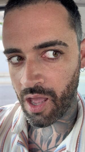 Alexandre Santos Instagram - Quando dás aquele cumprimento certinho 🤤