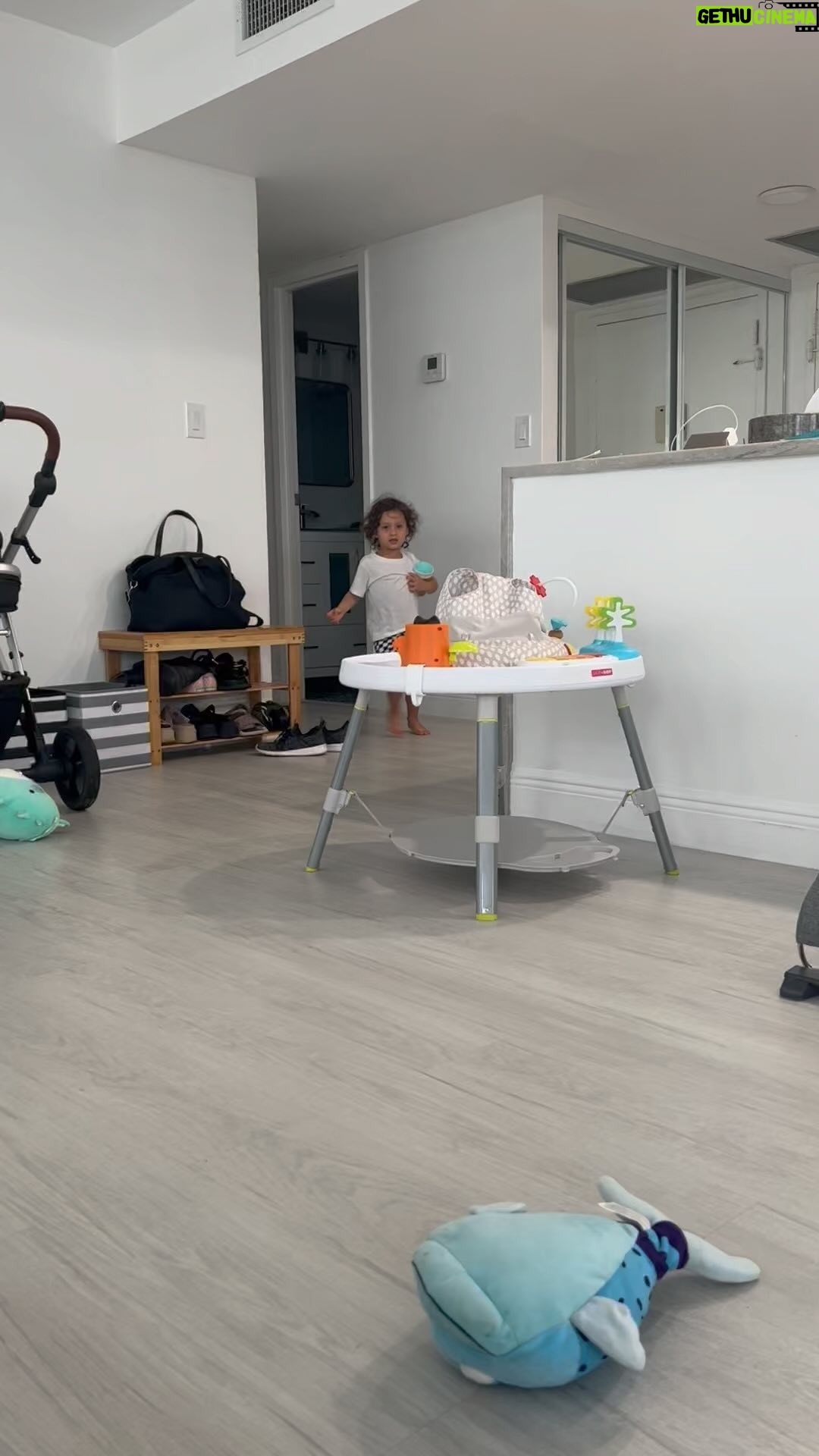 Alexei Brovarnik - 27.1K Likes - This is what happens when Hebrew school in Miami 🤦
#teambrovarnik #proudpapa #trilingual #sofla