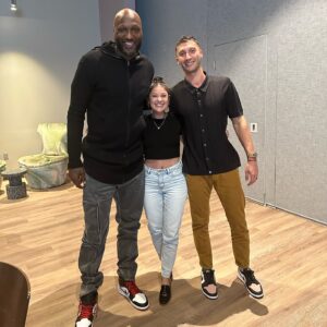 Alexei Brovarnik Instagram - 🙏🏿 Thank you @alex_brovarnik & @lorenbrovarnik for showing up and supporting @znestseniors !! 🏠