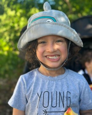 Alexei Brovarnik Instagram - FOURever young! Happy birthday to our Shai boy! The one who made us Mama and Aba! We love you and endlessly! Officially 3 kids 4 and under! 🧿🩵
#teambrovarnik #thebrovbunch #aries