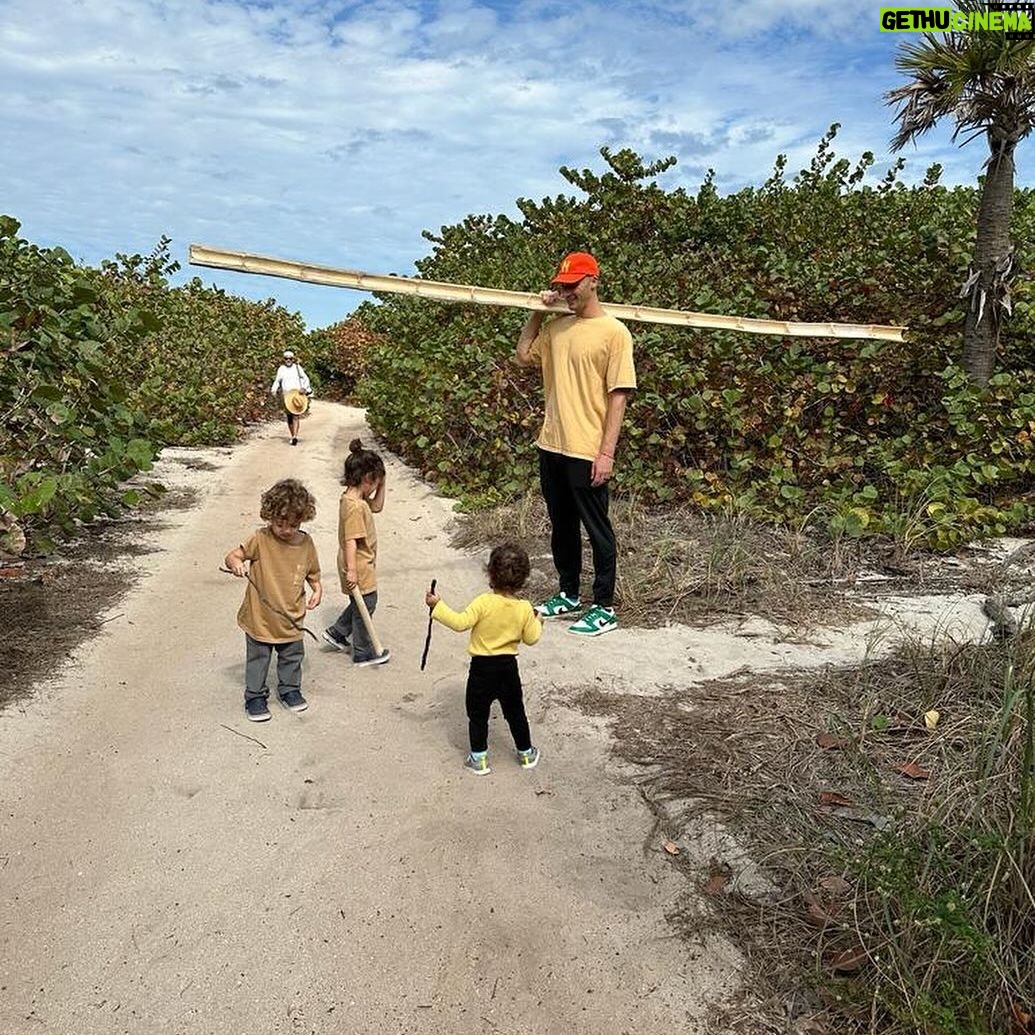 Alexei Brovarnik - 13.2K Likes - About yesterday’s adventure .
#teambrovarnik #dadlife❤️ #outdoor #soflo