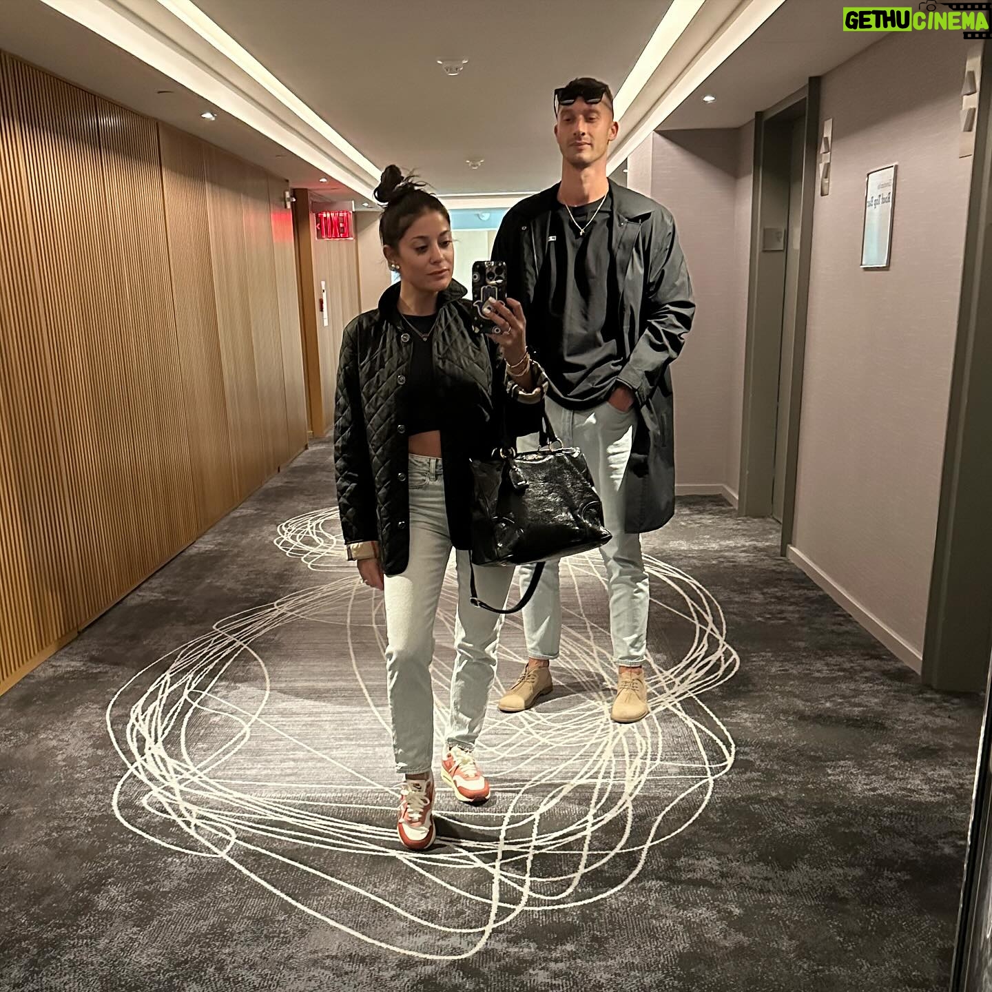 Alexei Brovarnik - 14.4K Likes - Looking at me looking at you. 🤍
#teambrovarnik #90dayfiance ##90dayfiancehappilyeverafter #lorenandalexeiafterthe90days #wonderwall