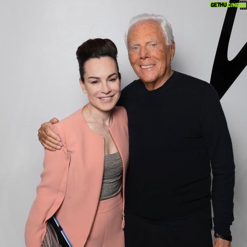Alexia - 791 Likes - È sempre un piacere assistere al genio di @giorgioarmani ❤️🙏