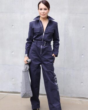 Alexia Instagram - #mfw @emporioarmani 

Total look 
@emporioarmani
Beauty by @armanibeauty
Make up Artist: @dodi_make_up
Hair stylist: @Grant_hairdresser
Styled by @marcodl82 And @candesolorzanoo