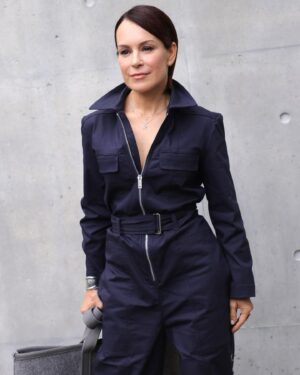 Alexia Instagram - #mfw @emporioarmani 

Total look 
@emporioarmani
Beauty by @armanibeauty
Make up Artist: @dodi_make_up
Hair stylist: @Grant_hairdresser
Styled by @marcodl82 And @candesolorzanoo