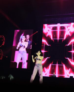 Alexia Instagram - E’ stato un onore e un’immensa emozione condividere questo palcoscenico con i miei amici del dee jay time ! In quanto unica quota rosa ho messo una cosina molto pink…

Vi ho sentiti carichissimi !!! Viva la dance !!! Viva noi e voi che ci divertiamo e vi facciamo divertire.... alla prossima....!

@brunoagostino  MAKE UP
@Beckybriph  PHOTO
@effe_a  PHOTO