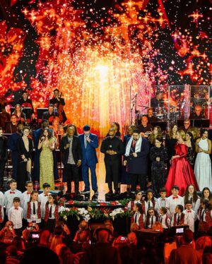 Alexia Instagram - About last night ❤️

Merry Christmas everybody ❤️

@concerto_di_natale @adrianopennino @federicapanicucci @giorgioarmani