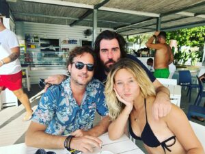 Alexia Laroche-Joubert Instagram - Mes frères et ma fille à Syracuse