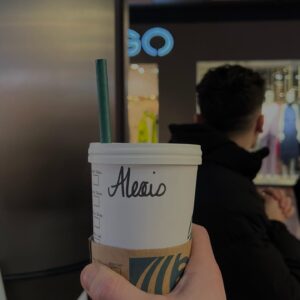 Alexis Furler Instagram - je t’ouvre mon cœur parce que je pourrais jamais assez remercier le destin de t’avoir mis sur mon chemin et surtout de m’avoir sauvé la vie. t’es la plus belle chose qui me soit arrivée depuis trop d’années maintenant. tu as changé mon quotidien, tu l’as embellis & tu as fais de moi une personne forte. merci pour tout ce que tu fais pour moi, je t’aime. ❤️‍🩹