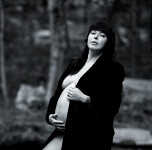 Alexis Krauss Instagram - pregnant nature goth spotted in woods shortly before getting wet and wild under waterfall 👀🌿💀💦🤰🏻

#maternityshoot #32weekspregnant 

love you @chris_vultaggio